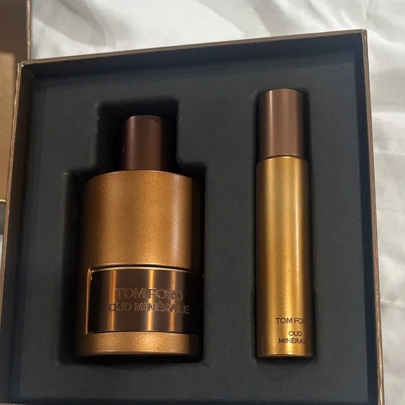 Tom Ford Oud Minérale Gift perfume box! New untouched or sprayed . Unisex - Picture 1 of 3